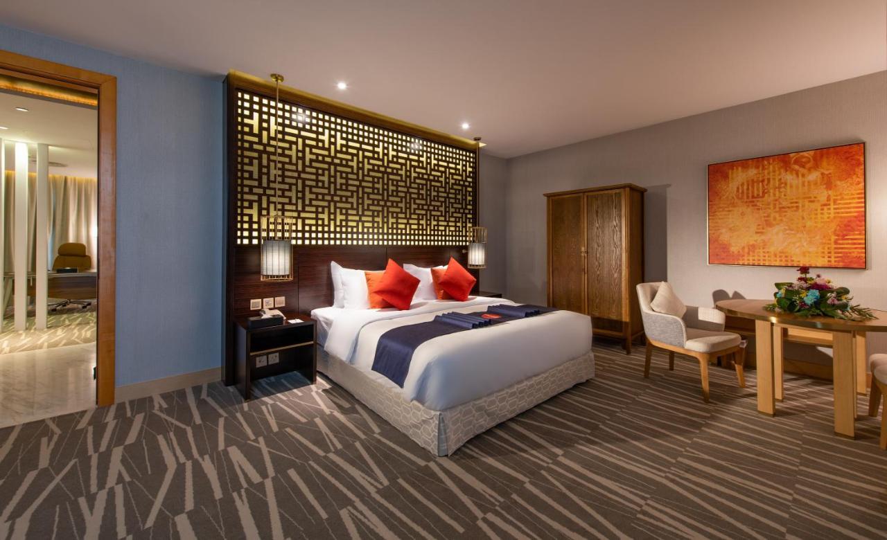Ramada Hotel & Suites By Wyndham Al Qassim Al Bukayriah Exterior photo Deluxe Suite