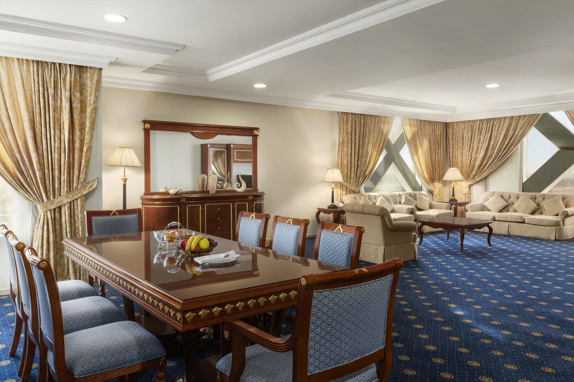 Ramada Hotel & Suites By Wyndham Al Qassim Al Bukayriah Exterior photo A suite at the hotel